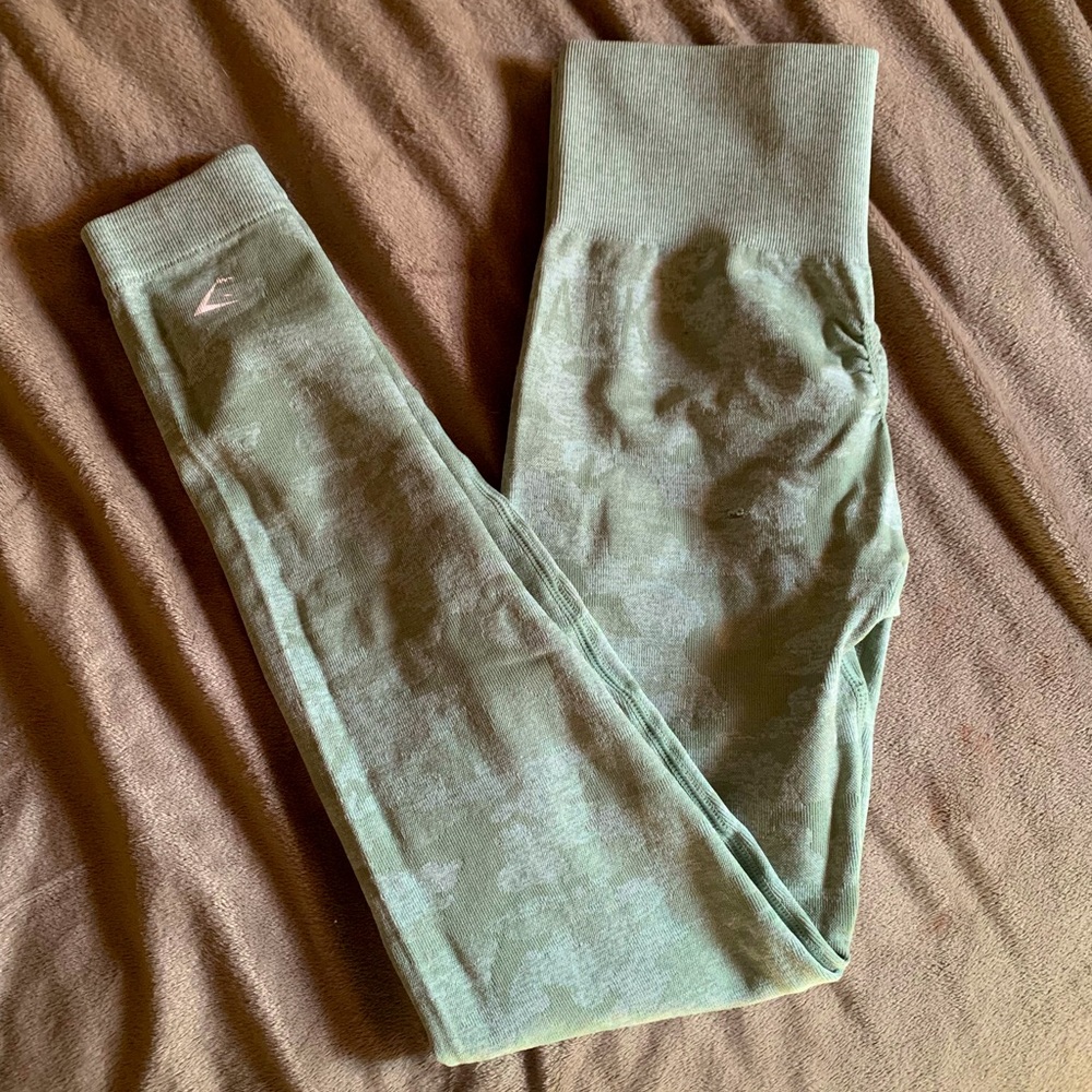 gym shark leggings